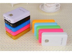 深圳手機充電寶廠家 一站式定制、批發與加工服務，賦能B2B電商及小商品供應鏈